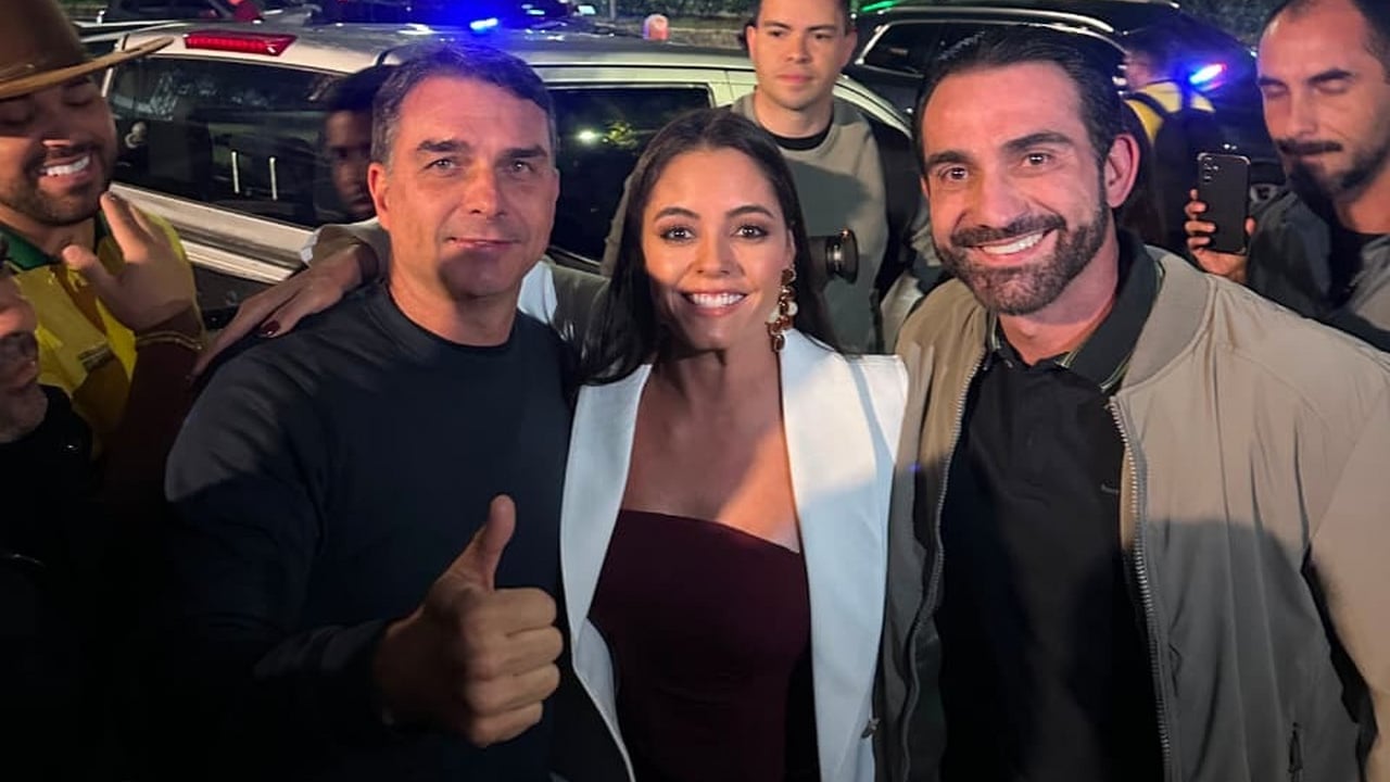 Pinheirense, Lúcio Flávio, marca presença na convenção que oficializou Flávio à Presidência da República