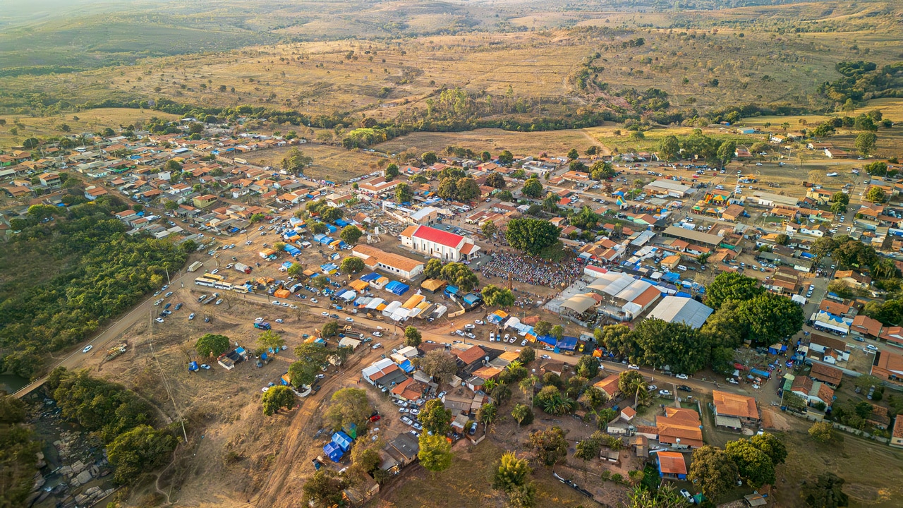 Santuário de Nossa Senhora da Abadia ganha nova pintura para a 138ª Festa em Andrequicé, em Presidente Olegário