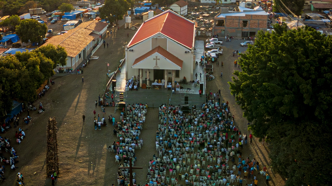 Santuário de Nossa Senhora da Abadia ganha nova pintura para a 138ª Festa em Andrequicé, em Presidente Olegário