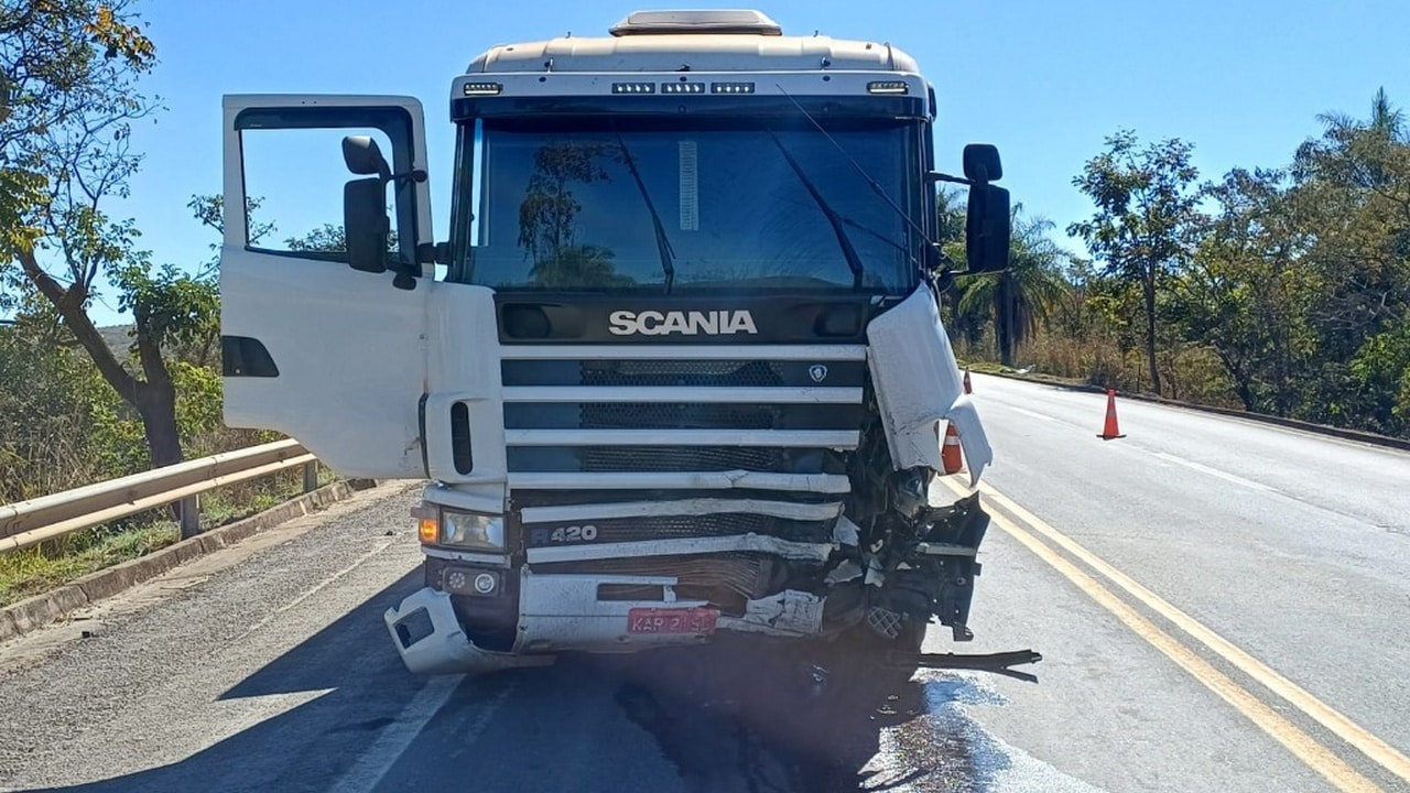 Tragédia! Filhos morrem e pais ficam gravemente feridos após acidente na BR-040 em São Gonçalo do Abaeté