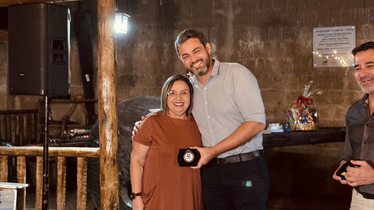Uma vida inteira servindo! Servidores aposentados da Prefeitura recebem medalhas e homenagem em João Pinheiro
