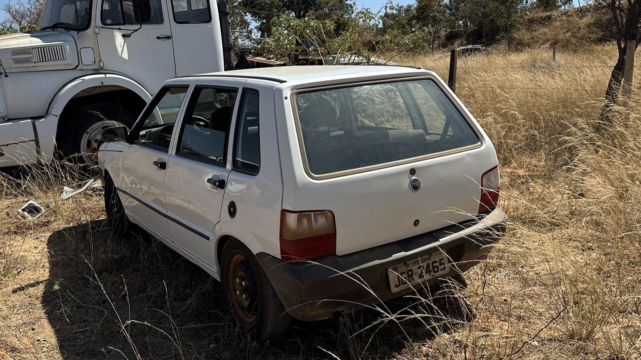 Três dias depois, Fiat Uno de jovem sequestrado é encontrado na BR-040, próximo à balança, em João Pinheiro