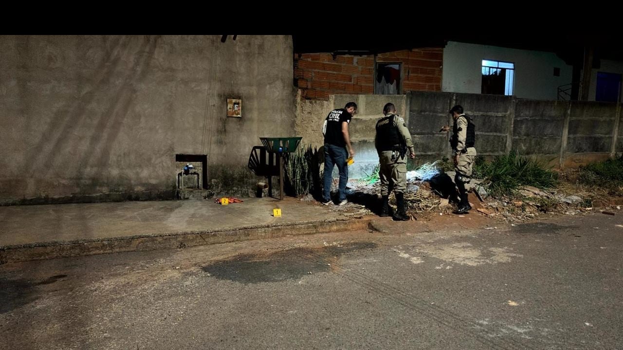 Homem de 54 anos morre após levar duas facadas no peito em Presidente Olegário; suspeito é preso pela Polícia