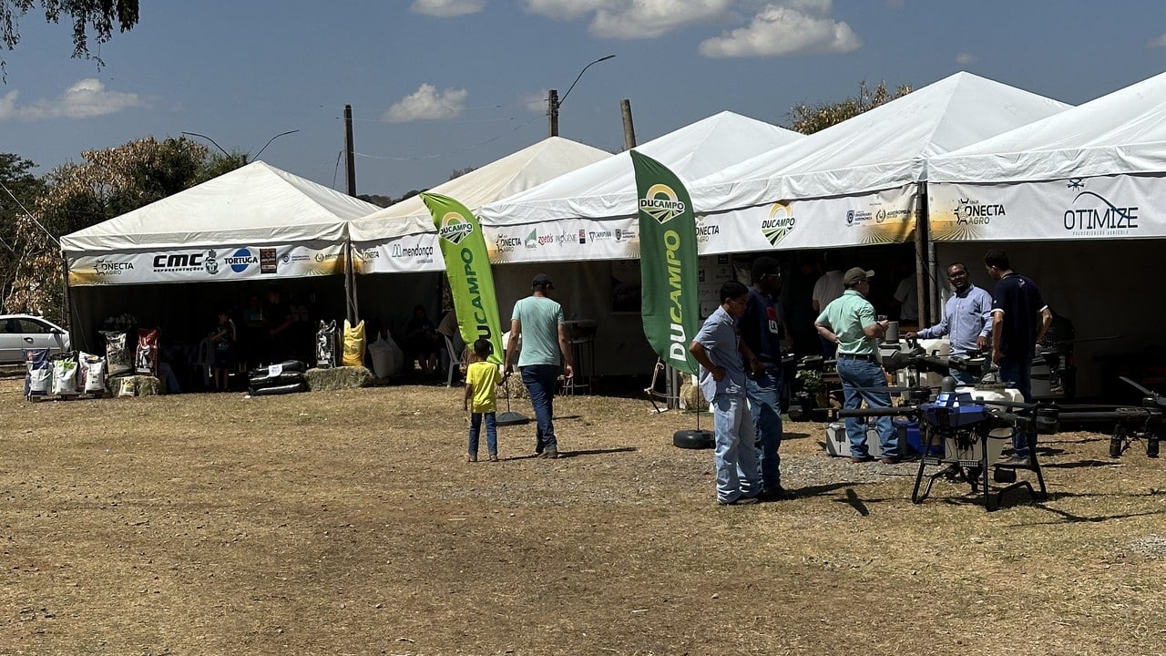 Primeira Feira AGRO realizada por acadêmicos da UniJK leva informação, tecnologia e fortalece setor em João Pinheiro