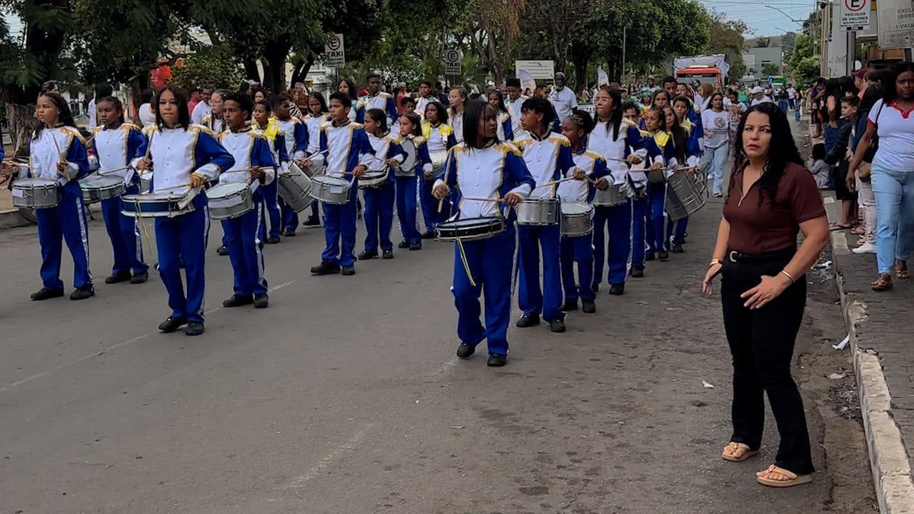 Um espetáculo de beleza! Desfile de 7 de Setembro conta a história do Brasil em 14 pelotões em João Pinheiro