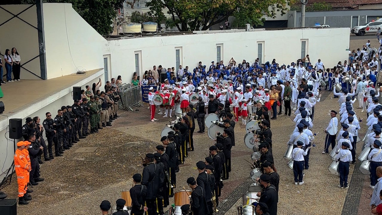 Um espetáculo de beleza! Desfile de 7 de Setembro conta a história do Brasil em 14 pelotões em João Pinheiro