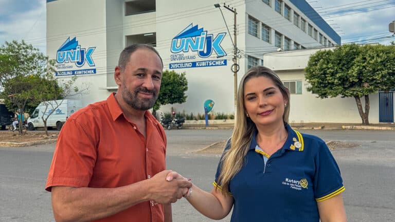 Terminou a escola e tem entre 18 e 60 anos? Concurso de redação dá curso superior de graça em João Pinheiro