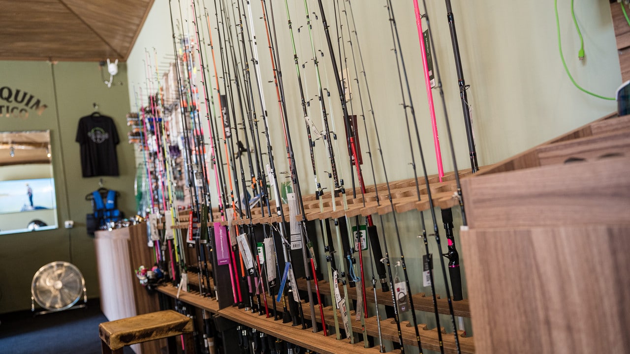 Paixão que virou negócio! Casal de pescadores abre loja em João Pinheiro com equipamentos pelo mesmo preço da internet