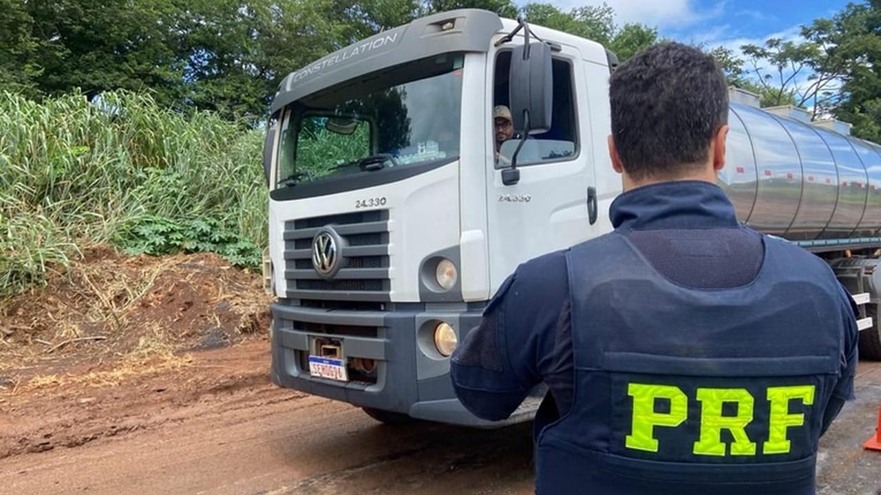 Operação Nossa Senhora Aparecida: PRF reforça fiscalização e restringe caminhões grandes nas rodovias federais de Minas