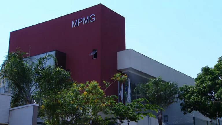 Revoltante! Pai é condenado a mais de 345 anos por abusar de cinco filhas e enteadas em Minas