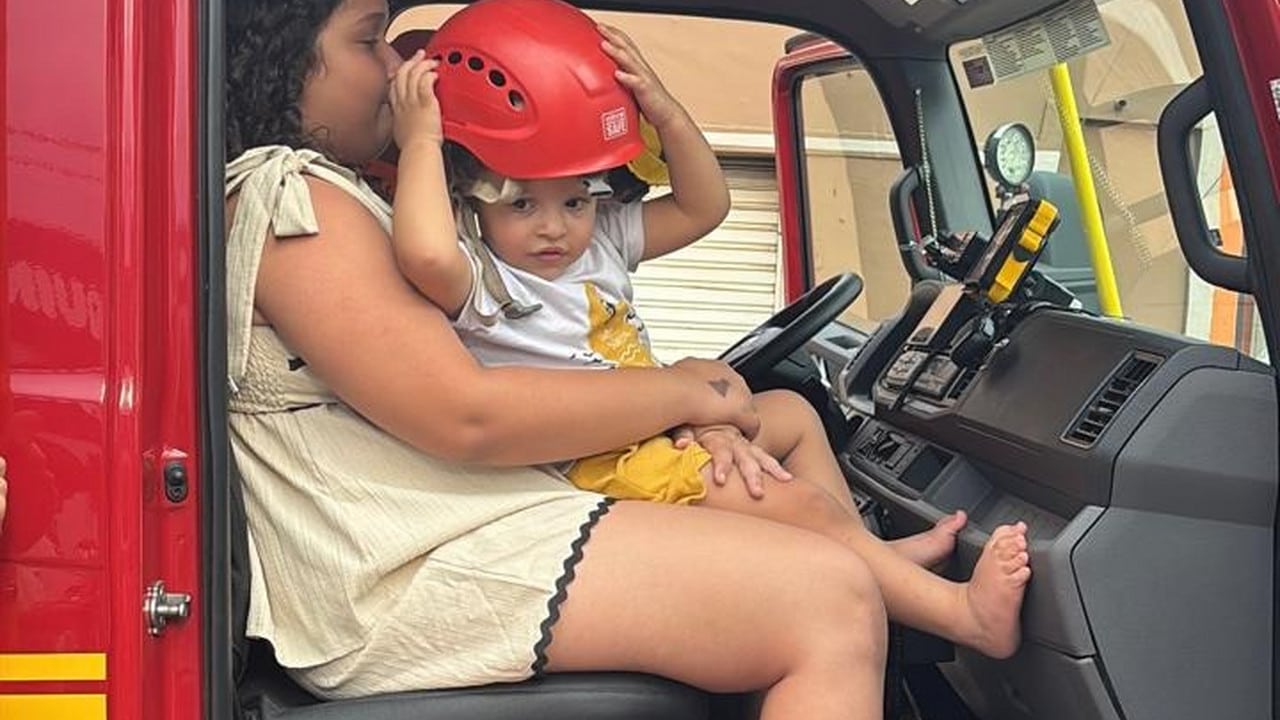 Brinquedos, pula-pula e caminhão dos Bombeiros: Dia das Crianças do Giraffas com o Chiquinho é sucesso em João Pinheiro