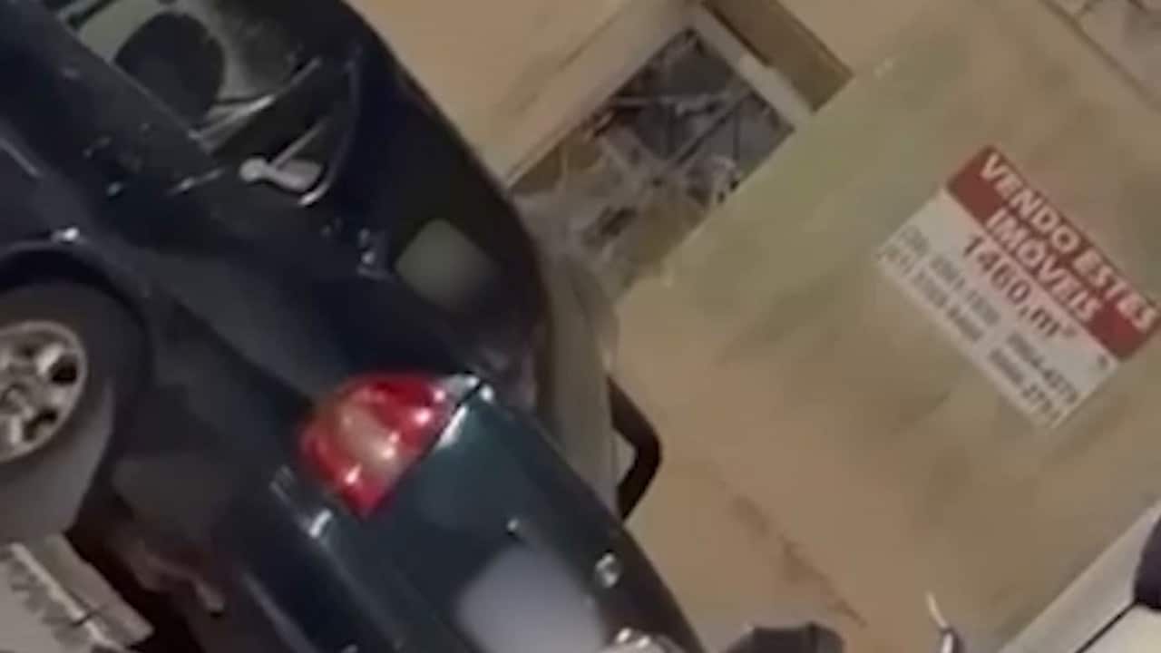 Carro vira 'motel' na madrugada e casal teria sido flagrado em ato sexual no centro de João Pinheiro