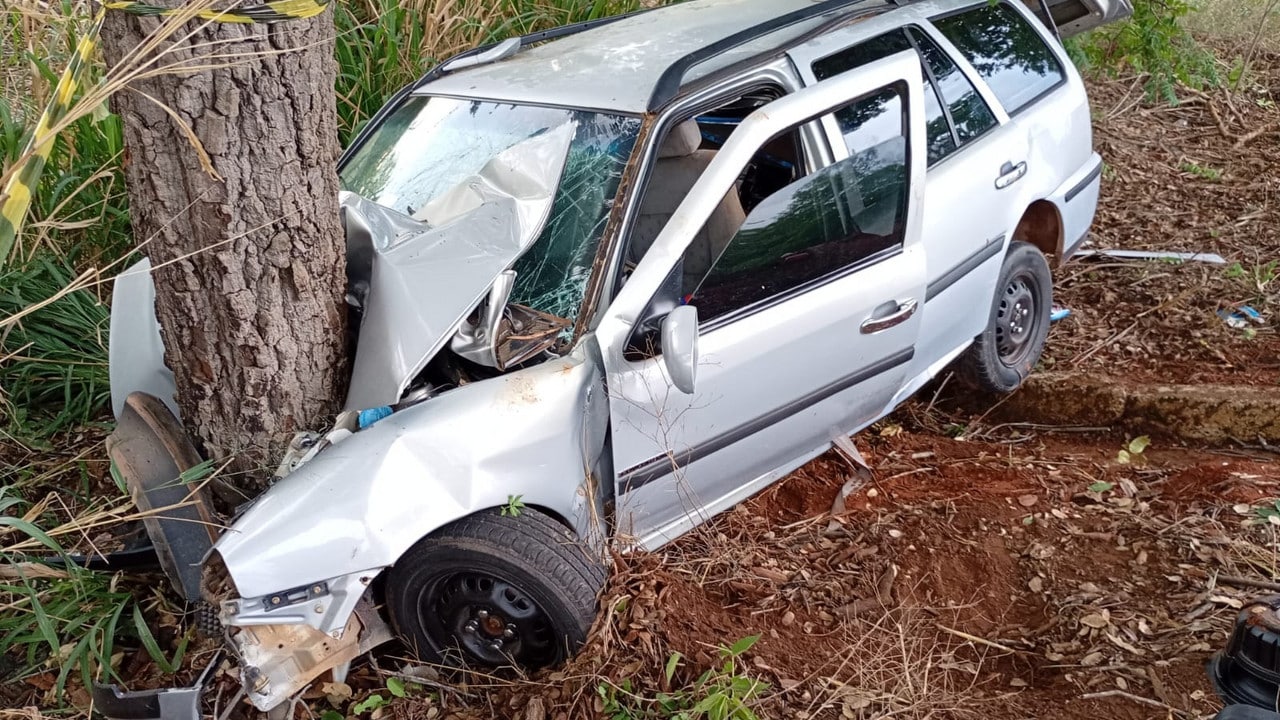 Tragédia! Filha de 9 anos morre e pais ficam gravemente feridos em acidente na MG-181 em João Pinheiro