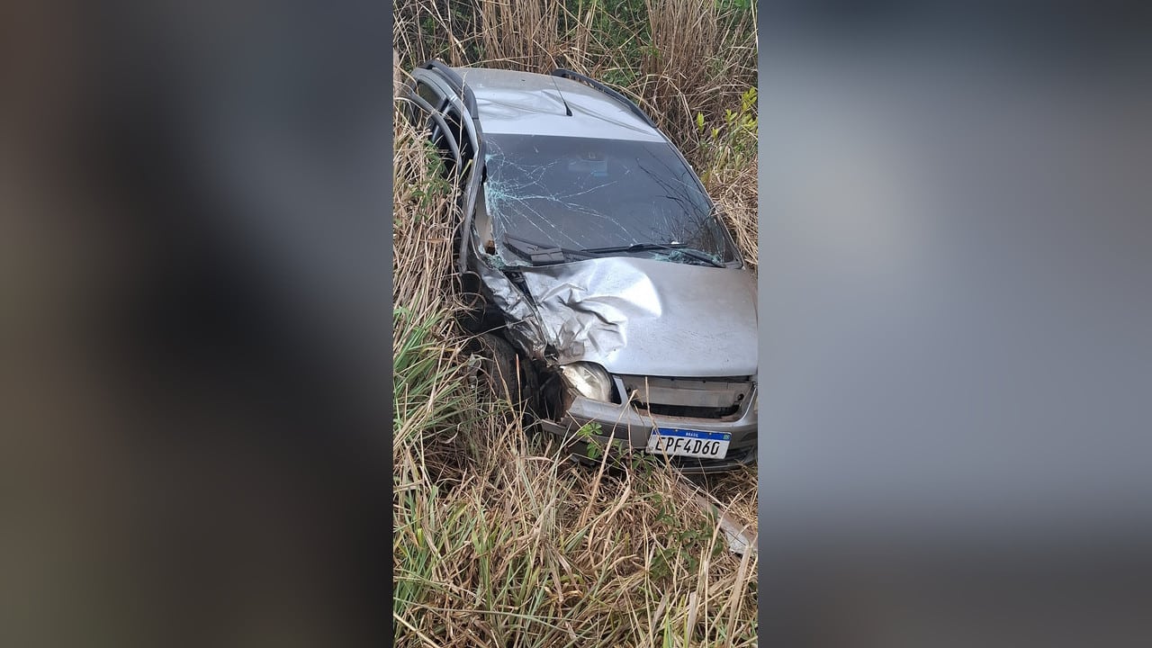 Ultrapassagem malsucedida termina em batida de frente na BR-365, entre o JK e Buritizeiro